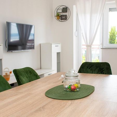 Tomic Apartment Нови Винодолски Екстериор снимка